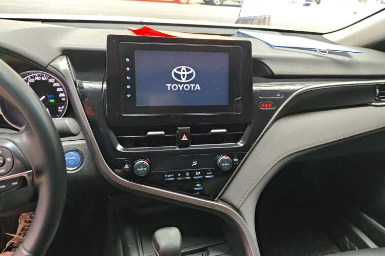 Used Toyota Camry 2023 Dual-Motor 2.5 HGVP Leading Edition Audio And AC Panel