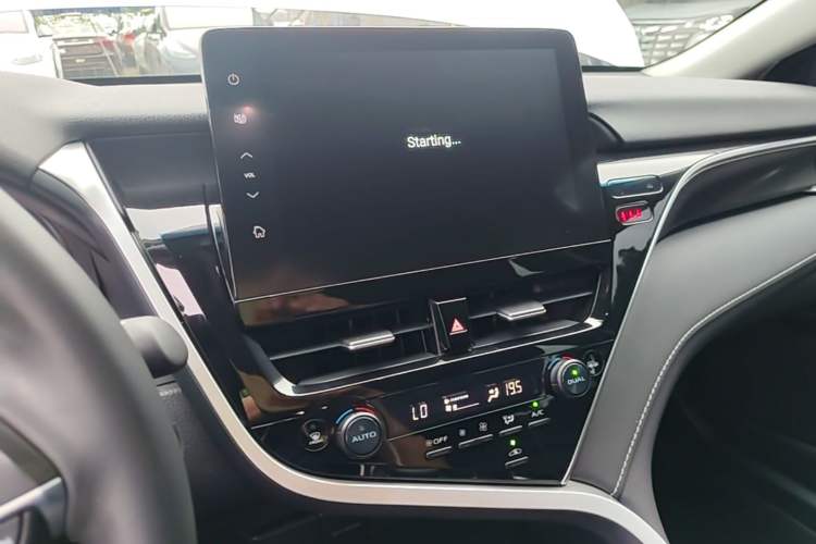 Used Toyota Camry 2023 2.5S Knight Edition Audio And AC Panel