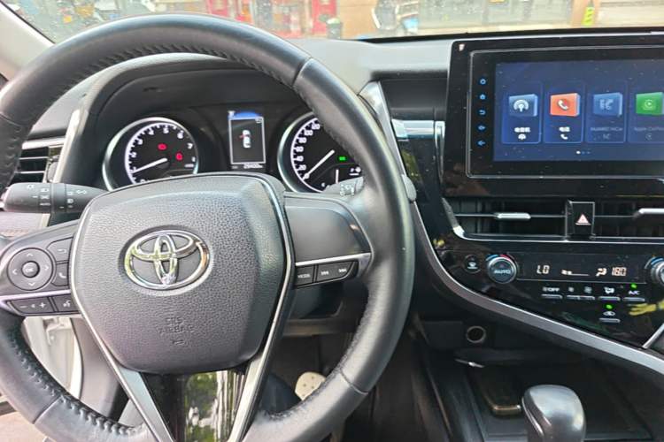 Used Toyota Camry 2023 2.0GVP Premier Edition Center Console