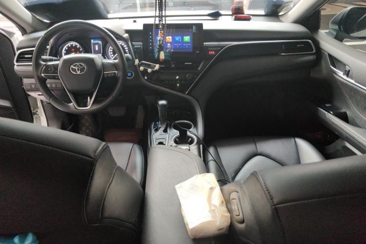 Used Toyota Camry 2023 2.0GVP Premier Edition Center Console