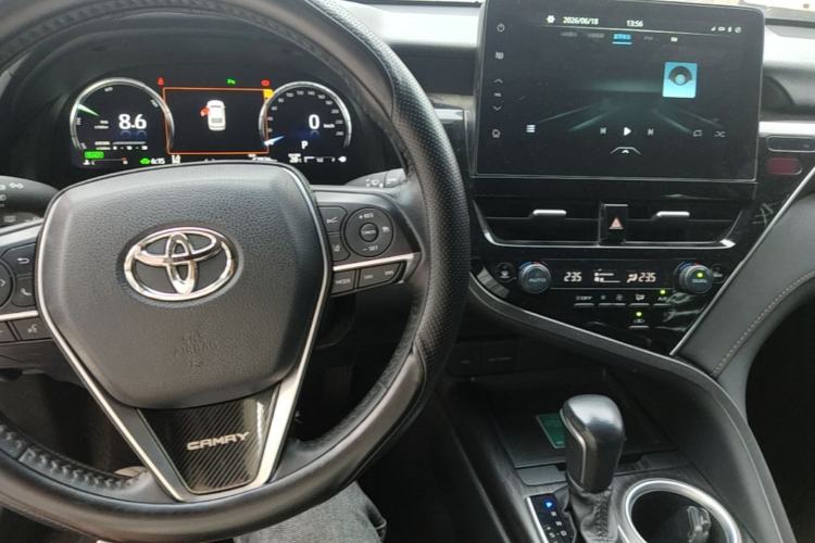 Used Toyota Camry 2023 Dual-Motor 2.5HG Luxury Edition Center Console