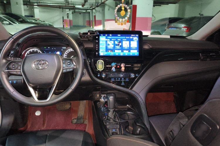 Used Toyota Camry 2023 2.0G Luxury Edition Center Console