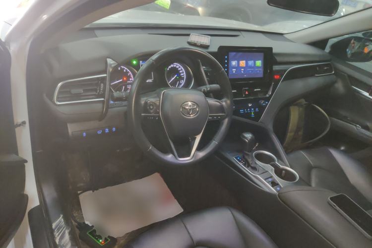 Used Toyota Camry 2023 2.0GVP Premier Edition Center Console
