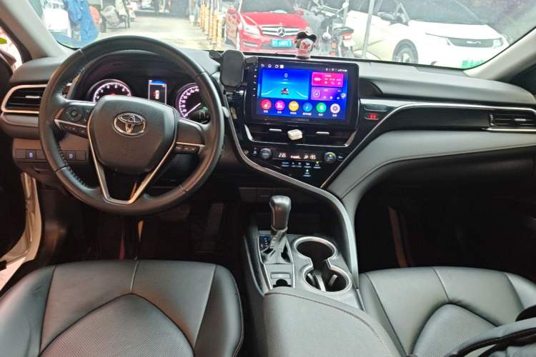 Used Toyota Camry 2023 2.0GVP Premier Edition Center Console