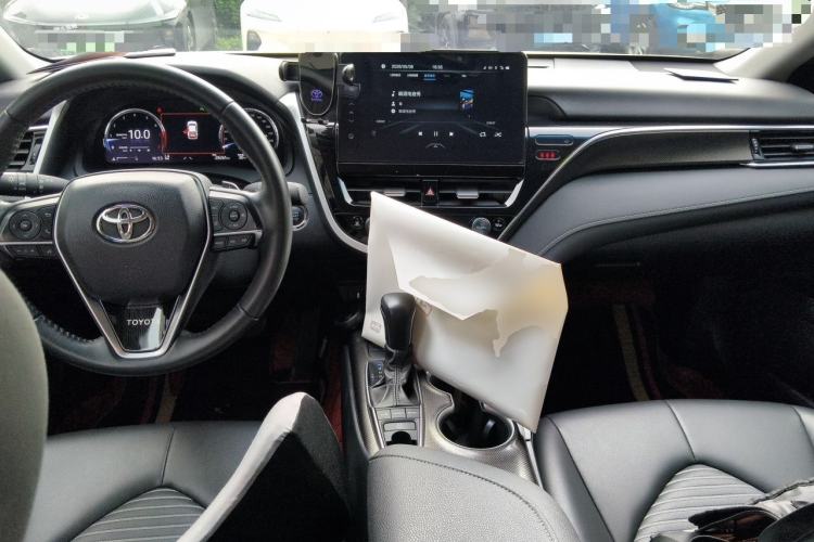 Used Toyota Camry 2023 2.5S Knight Edition Center Console