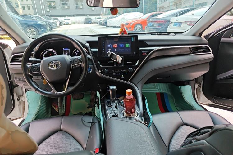 Used Toyota Camry 2023 Dual-Motor 2.5 HGVP Leading Edition Center Console