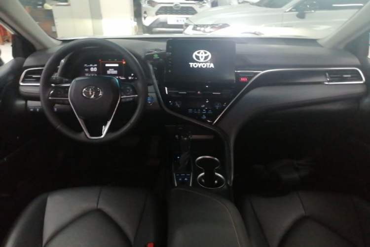 Used Toyota Camry 2023 Dual-Motor 2.5HG Luxury Edition Center Console