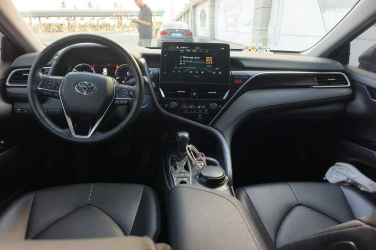 Used Toyota Camry 2023 Dual-Motor 2.5HG Luxury Edition Center Console