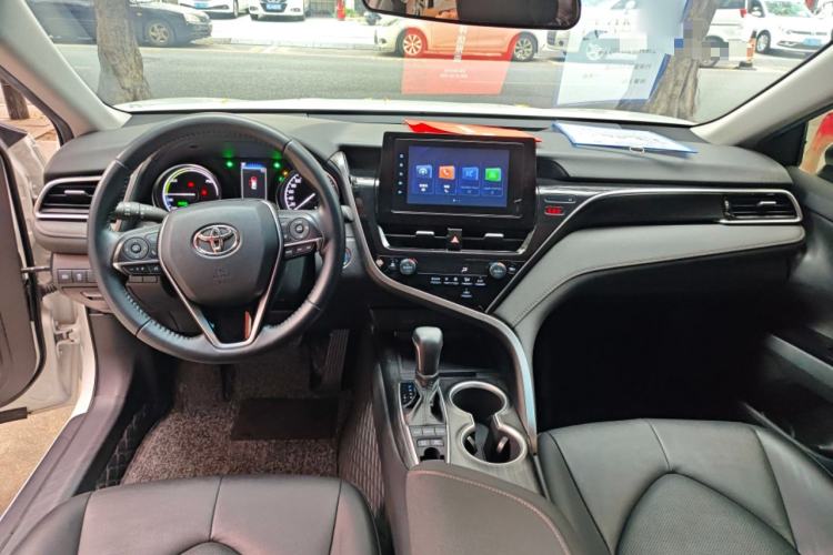 Used Toyota Camry 2023 Dual-Motor 2.5 HGVP Leading Edition Center Console