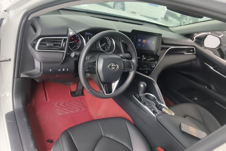 Used Toyota Camry 2023 2.0GVP Premier Edition Center Console
