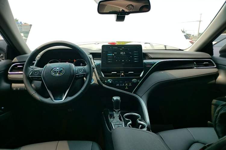 Used Toyota Camry 2023 Dual-Motor 2.5HG Luxury Edition Center Console
