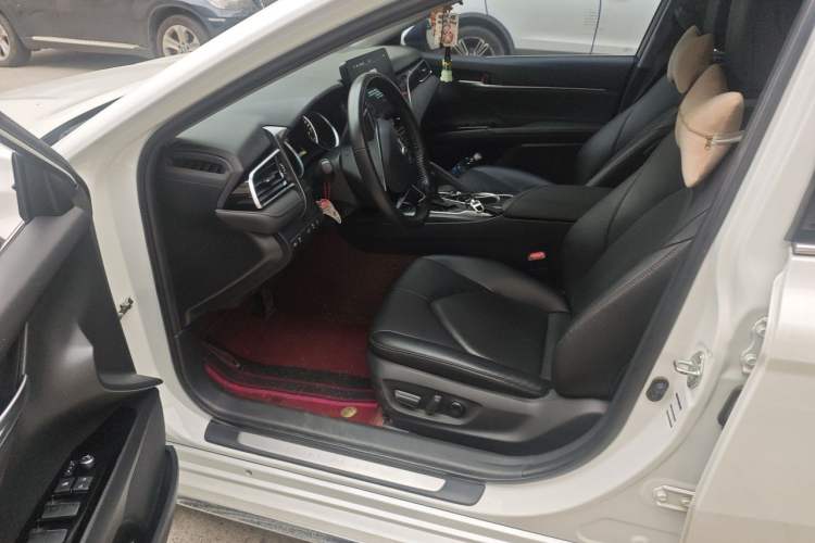Used Toyota Camry 2023 2.0G Luxury Edition Driver Seat