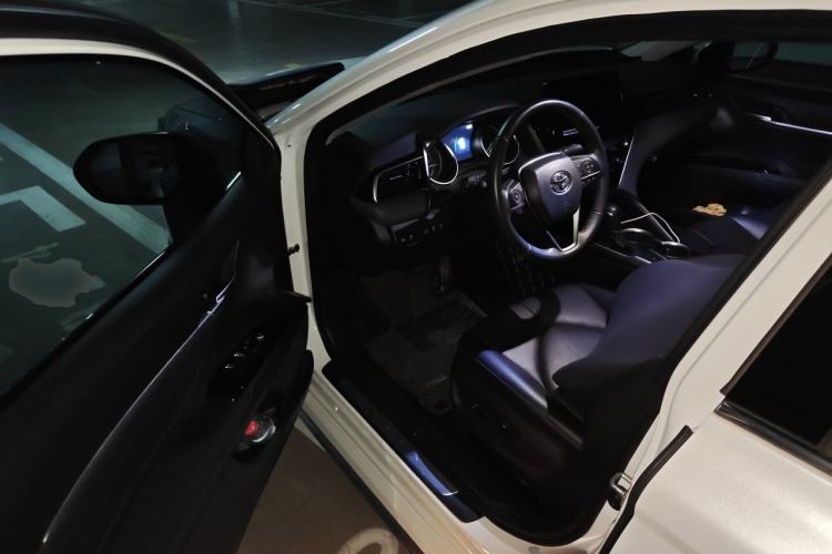Used Toyota Camry 2023 2.0G Luxury Edition Driver Seat