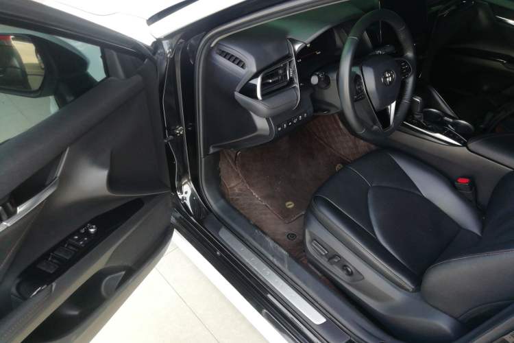 Used Toyota Camry 2023 2.5G Luxury Edition Driver Seat