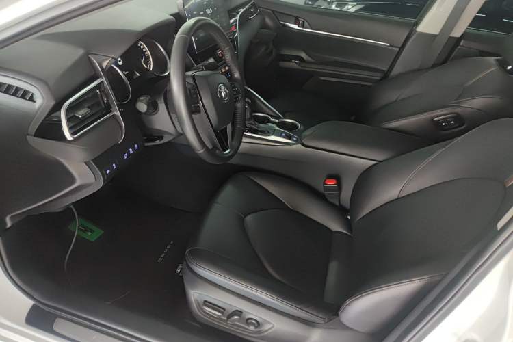Used Toyota Camry 2023 2.0G Luxury Edition Driver Seat