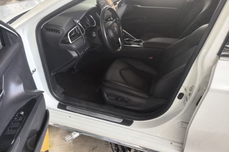 Used Toyota Camry 2023 2.0G Luxury Edition Driver Seat