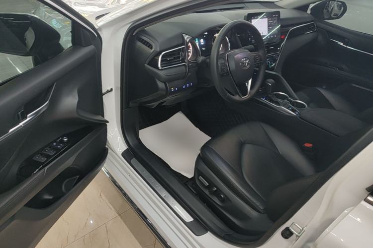 Used Toyota Camry 2023 2.0G Luxury Edition Driver Seat
