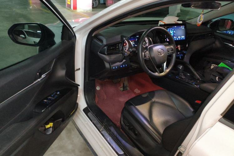 Used Toyota Camry 2023 2.0G Luxury Edition Driver Seat