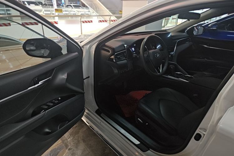 Used Toyota Camry 2023 2.0G Luxury Edition Driver Seat