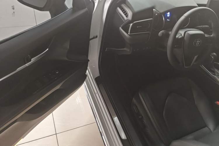 Used Toyota Camry 2023 2.0G Luxury Edition Driver Seat
