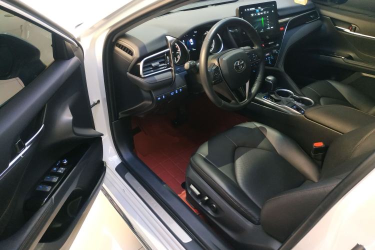 Used Toyota Camry 2023 2.0G Luxury Edition Driver Seat