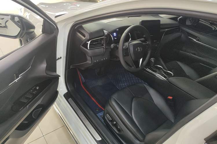 Used Toyota Camry 2023 2.0G Luxury Edition Driver Seat