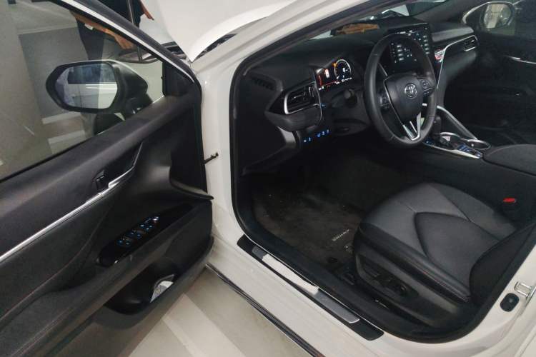 Used Toyota Camry 2023 2.5G Luxury Edition Driver Seat