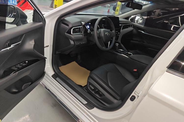 Used Toyota Camry 2023 2.0G Luxury Edition Driver Seat