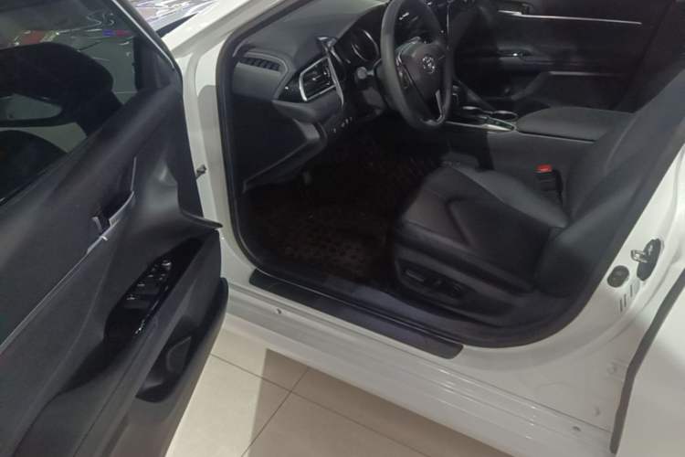 Used Toyota Camry 2023 2.0GVP Premier Edition Driver Seat