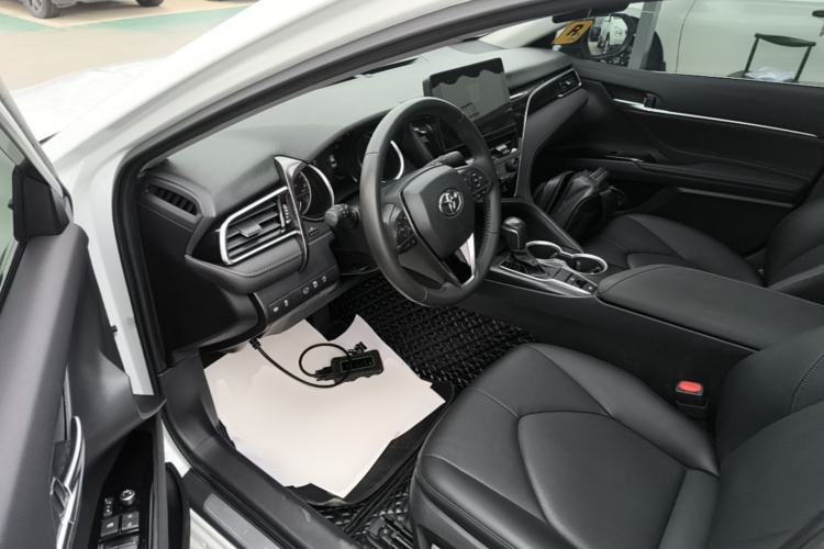 Used Toyota Camry 2023 2.0G Luxury Edition Driver Seat