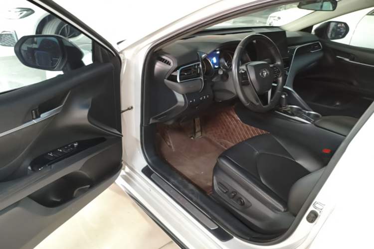 Used Toyota Camry 2023 2.0G Luxury Edition Driver Seat
