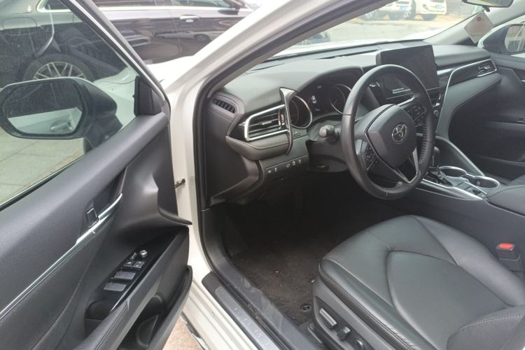 Used Toyota Camry 2023 2.0G Luxury Edition Driver Seat
