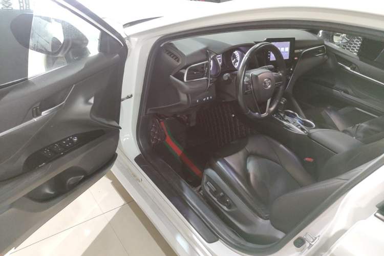 Used Toyota Camry 2023 2.0GVP Premier Edition Driver Seat
