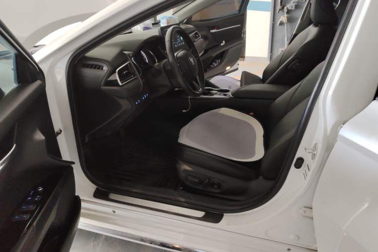 Used Toyota Camry 2023 2.0G Luxury Edition Driver Seat