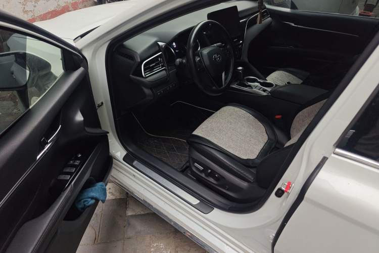 Used Toyota Camry 2023 2.0G Luxury Edition Driver Seat