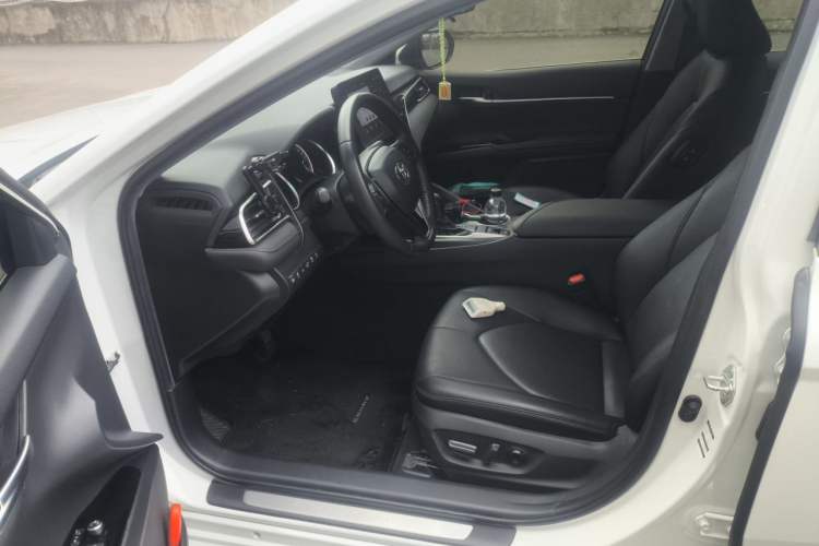 Used Toyota Camry 2023 2.0G Luxury Edition Driver Seat