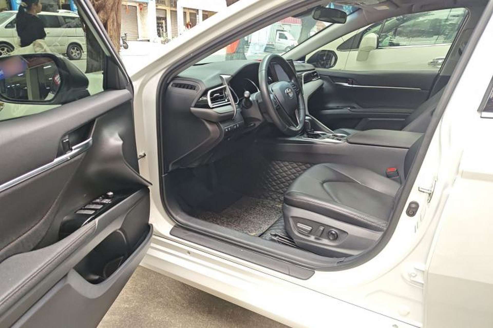 Used Toyota Camry 2023 Dual-Motor 2.5 HGVP Leading Edition Driver Seat
