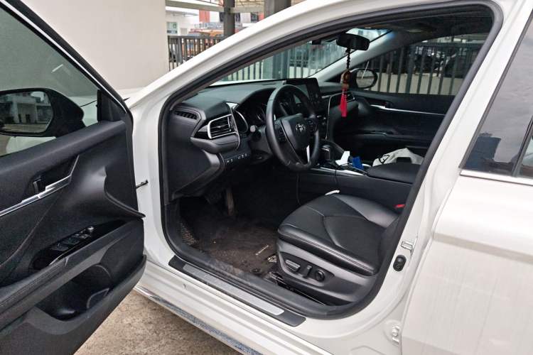Used Toyota Camry 2023 2.0G Luxury Edition Driver Seat
