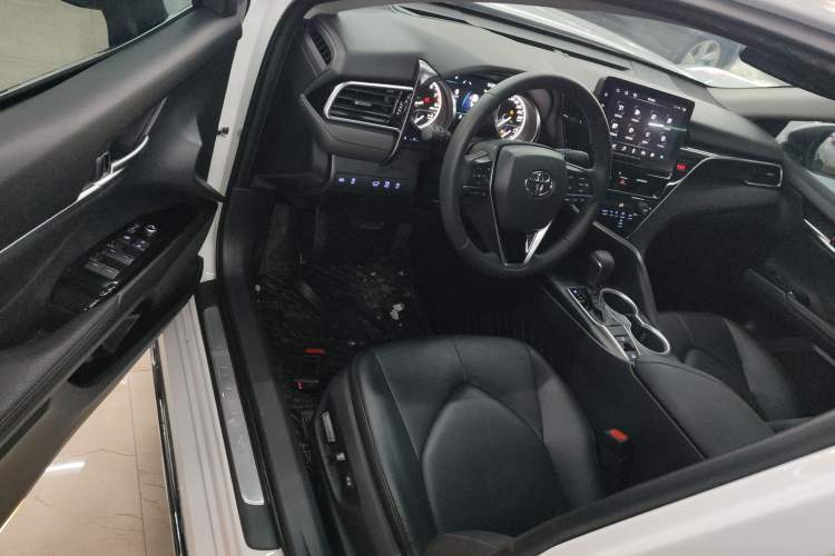 Used Toyota Camry 2023 2.0G Luxury Edition Driver Seat