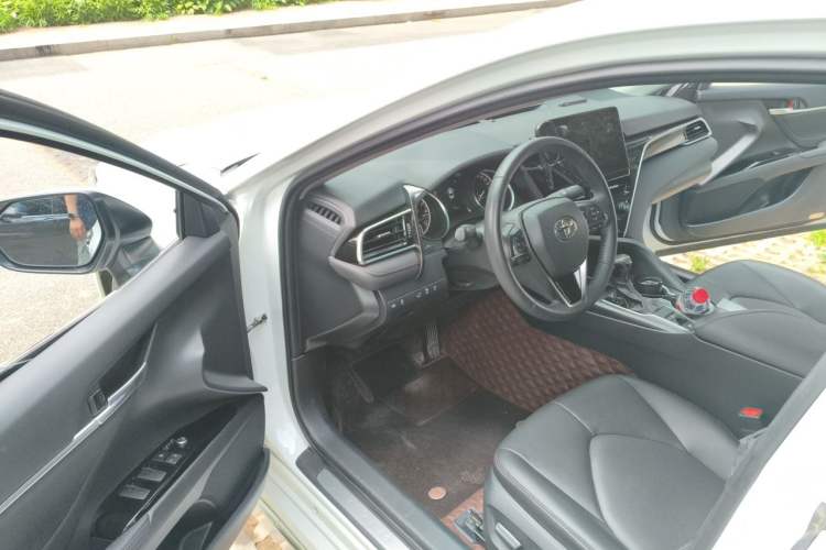 Used Toyota Camry 2023 2.0G Luxury Edition Driver Seat