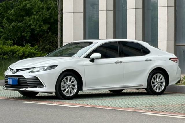 Used Toyota Camry 2023 2.0G Luxury Edition