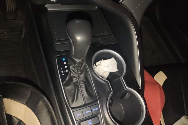 Used Toyota Camry 2023 2.5G Luxury Edition Gear Lever
