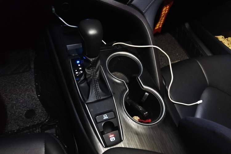 Used Toyota Camry 2023 2.0G Luxury Edition Gear Lever