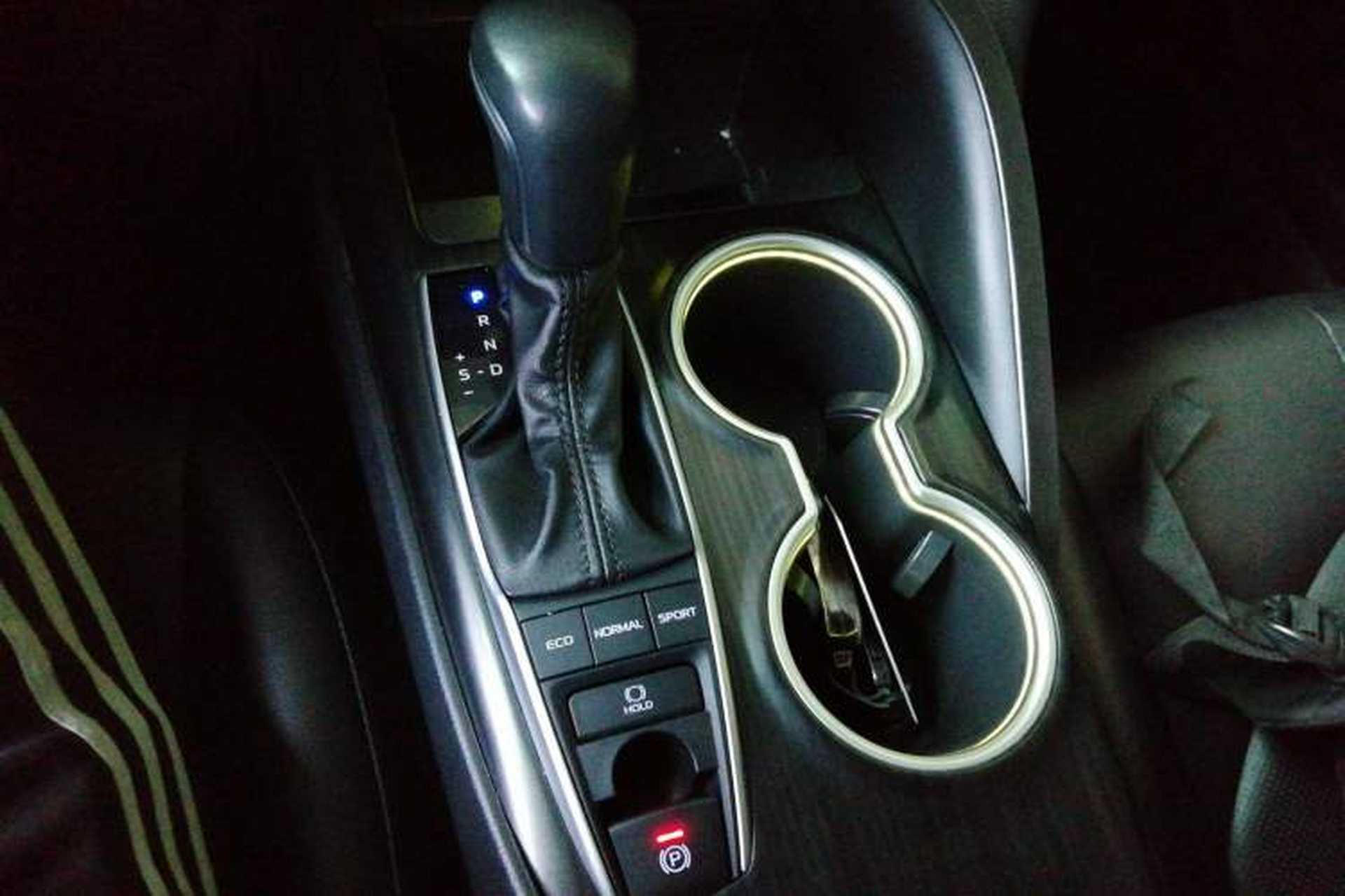Used Toyota Camry 2023 2.5G Luxury Edition Gear Lever
