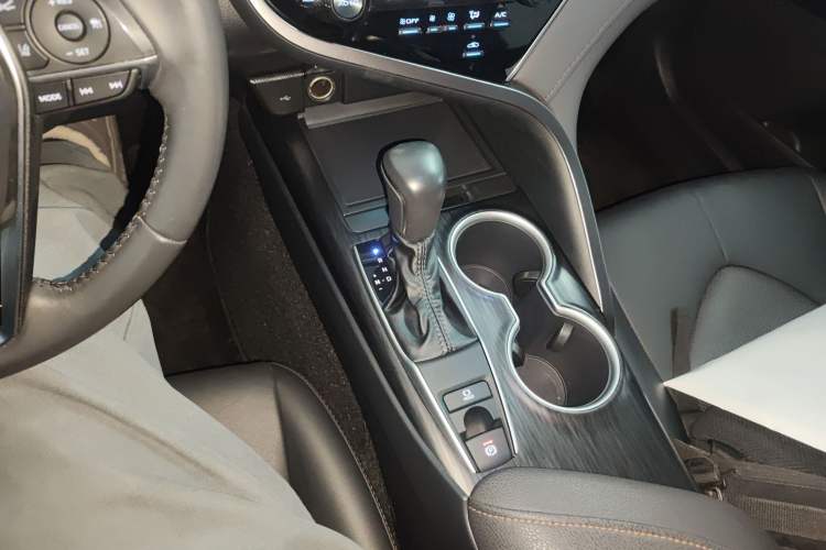 Used Toyota Camry 2023 2.0G Luxury Edition Gear Lever