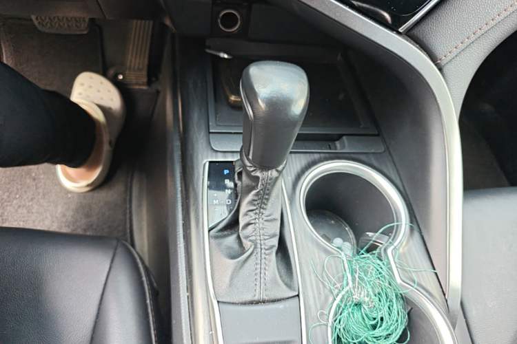 Used Toyota Camry 2023 2.0GVP Premier Edition Gear Lever