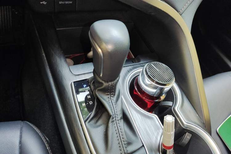 Used Toyota Camry 2023 2.0G Luxury Edition Gear Lever