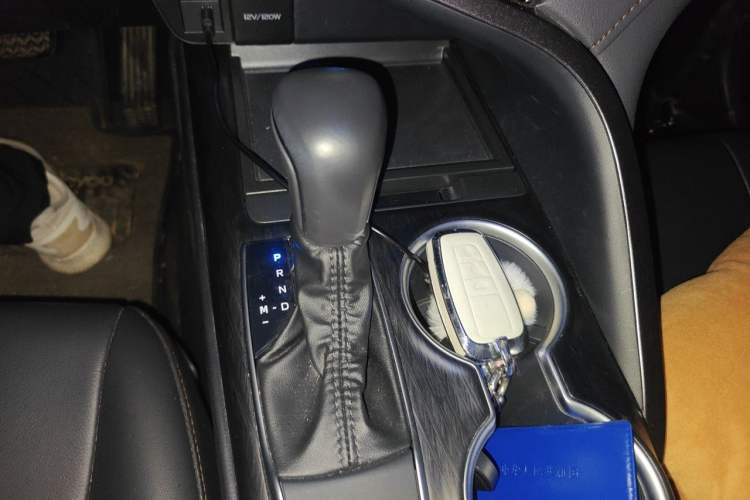 Used Toyota Camry 2023 2.0G Luxury Edition Gear Lever