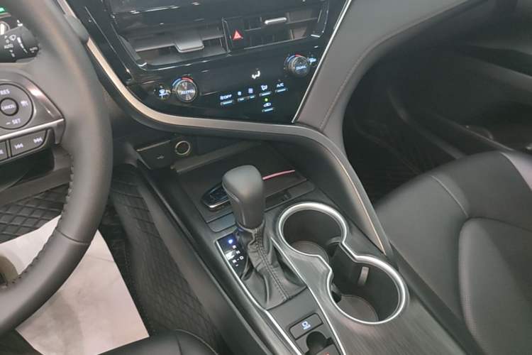 Used Toyota Camry 2023 2.0G Luxury Edition Gear Lever