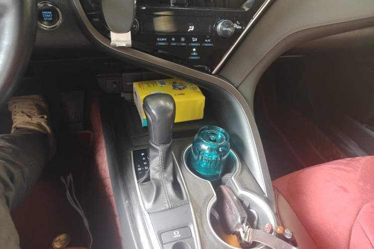 Used Toyota Camry 2023 2.0G Luxury Edition Gear Lever